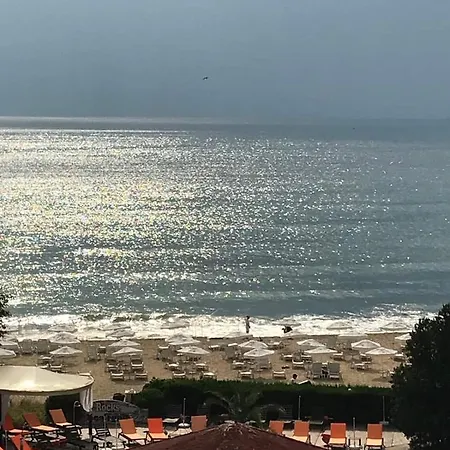 Sirena Sea View Апартамент *